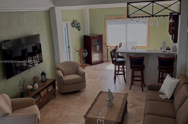 Building Photo - 214 Normandy Dr