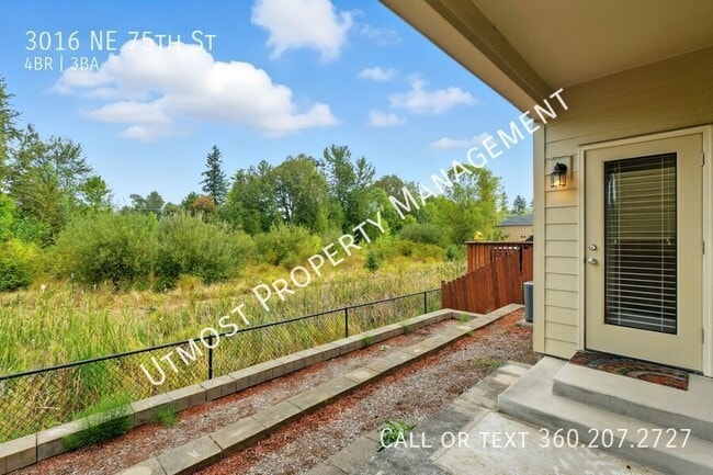 Building Photo - 3016 NE 75th St