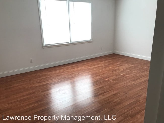 Building Photo - 2 br, 1 bath Apartment - 901 Illinois