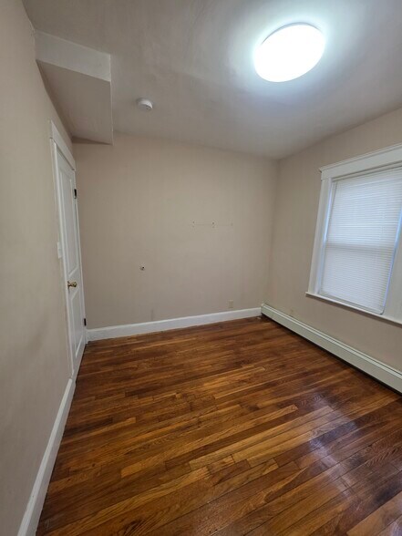 Building Photo - 14 Vera St