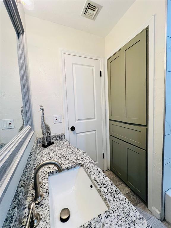 Building Photo - 1847 N Allen Ln