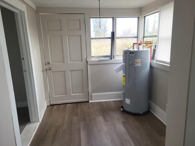 Building Photo - 1213 Wilmington Hwy