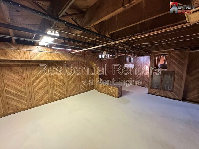 Building Photo - 1320 Wilson Dr