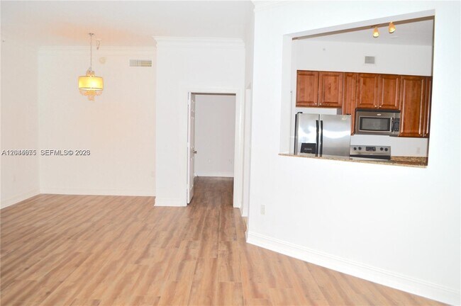 Building Photo - 3001 NE 185th St