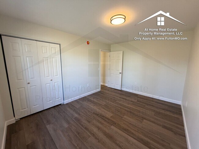 Building Photo - King Street 128-130 Duplex