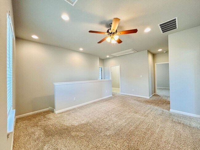 Building Photo - 1156 Capra Ln