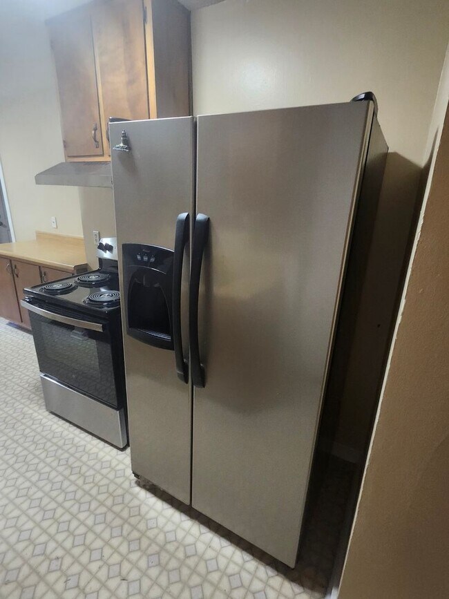 Building Photo - 301 Gaile Ave