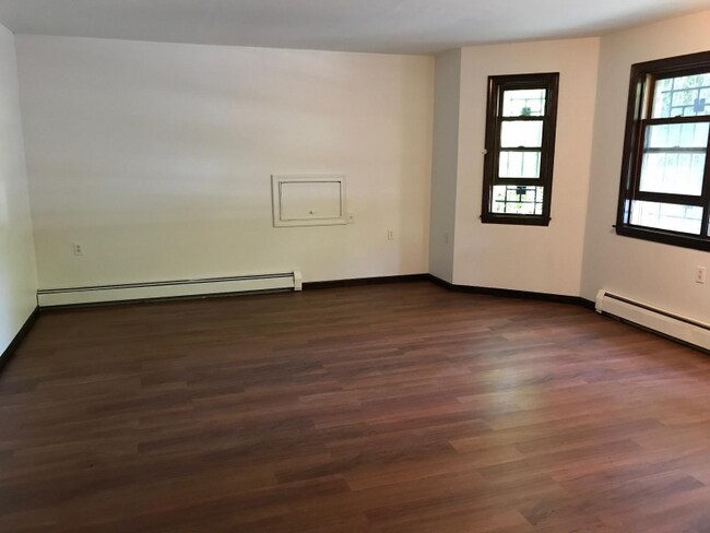 Building Photo - 272 cleaveland Ave