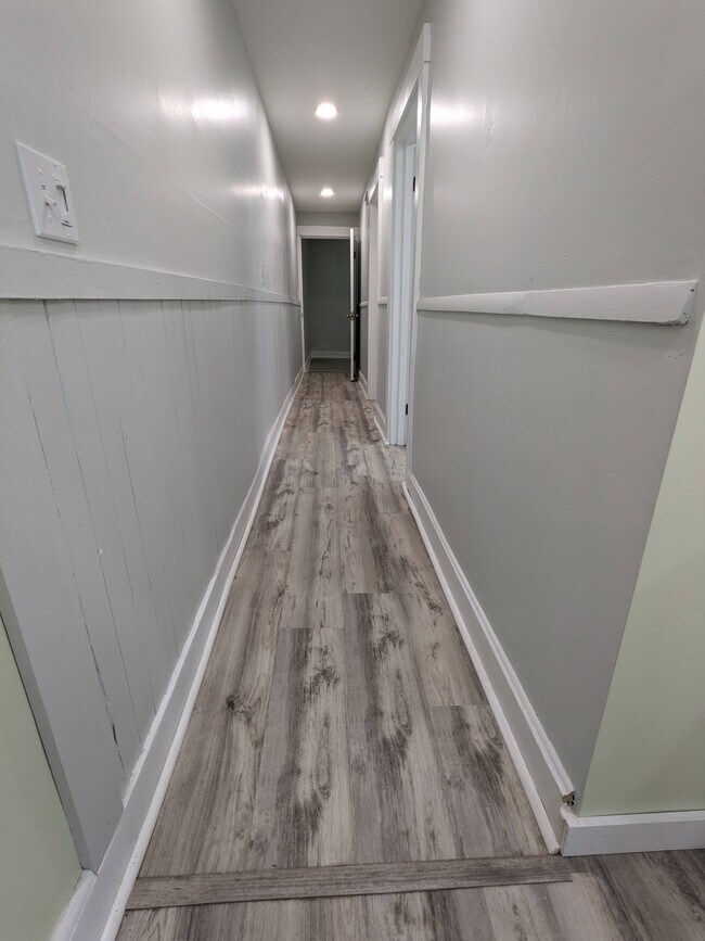 Building Photo - 23 Middle St