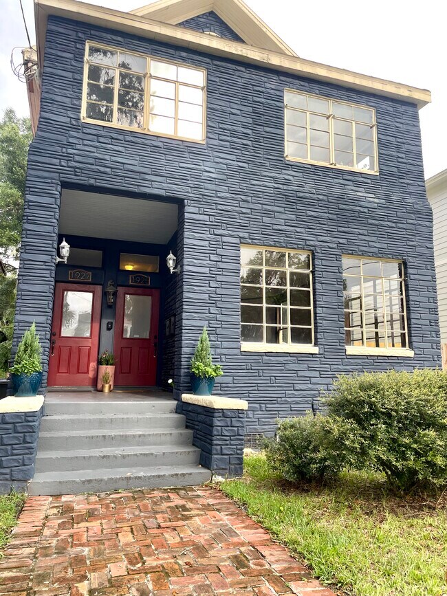 Primary Photo - 1925 Perry St