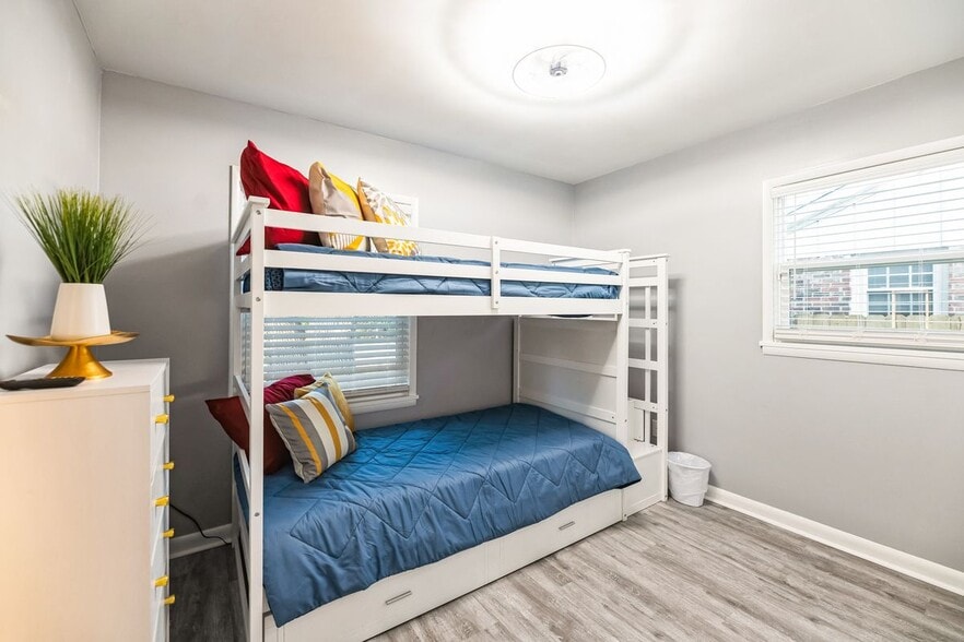 Building Photo - 1419 Westmoreland Ave