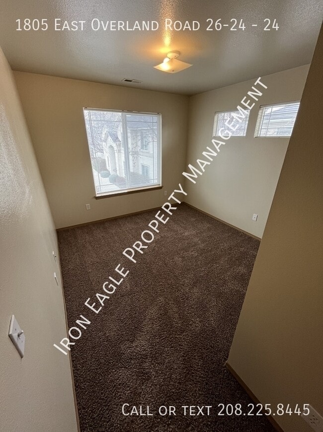 Building Photo - 1805 E Overland Rd