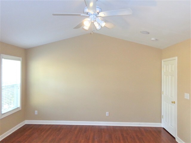 Building Photo - 420 Dutchmans Meadow Drive