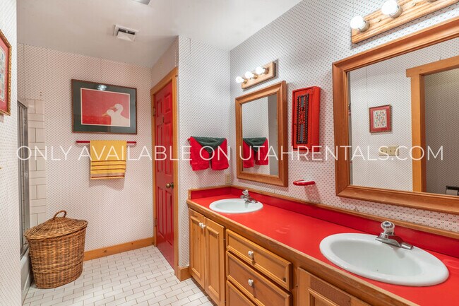 Building Photo - 2718 Stewart Rd