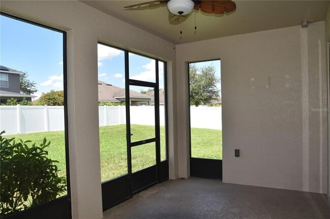 Building Photo - 711 Meadow Glade Dr
