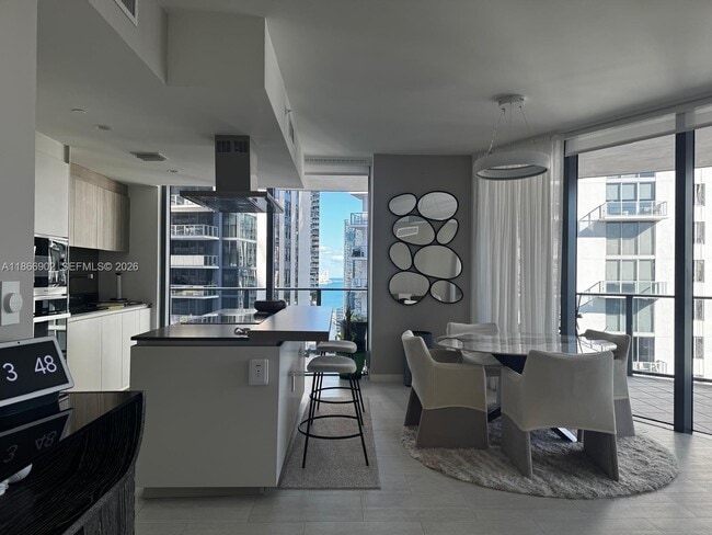 Building Photo - 1000 Brickell Plaza