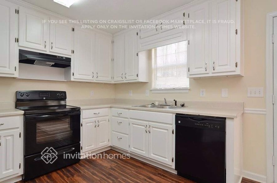 Building Photo - 230 Riverbrooke Trail