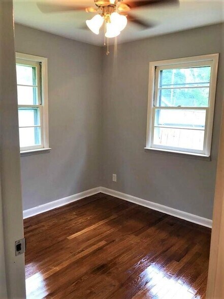 Building Photo - 310 College Park Dr