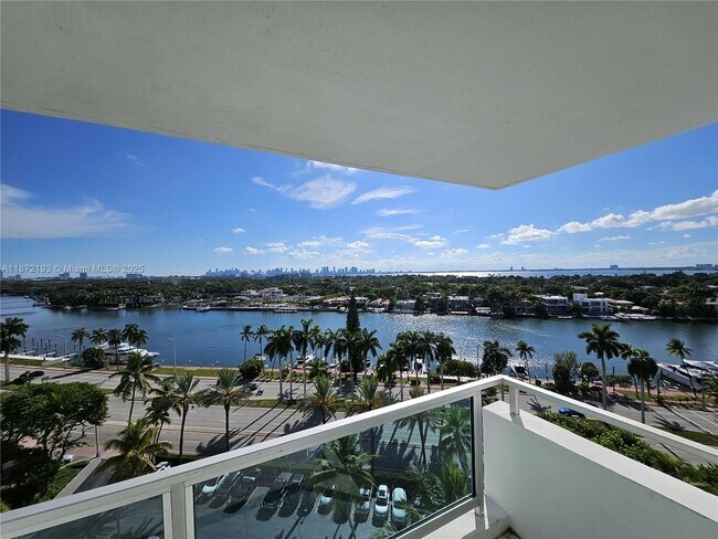 Building Photo - 5161 Collins Ave