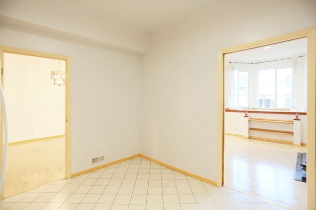 Building Photo - 1271 3rd Ave