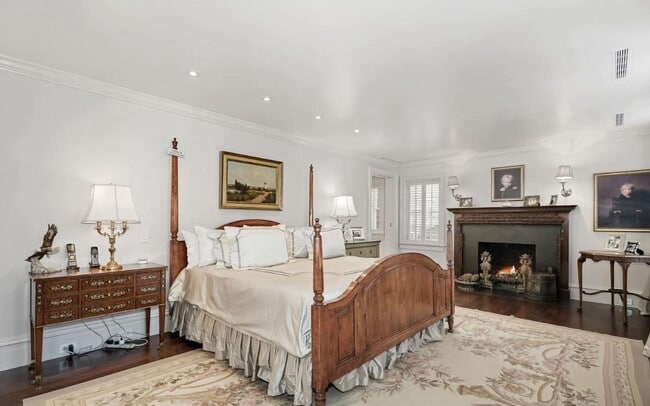 Building Photo - Georgetown East Village Perfection with PA...