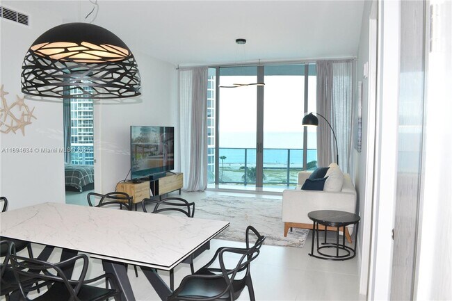 Building Photo - 17550 Collins Ave