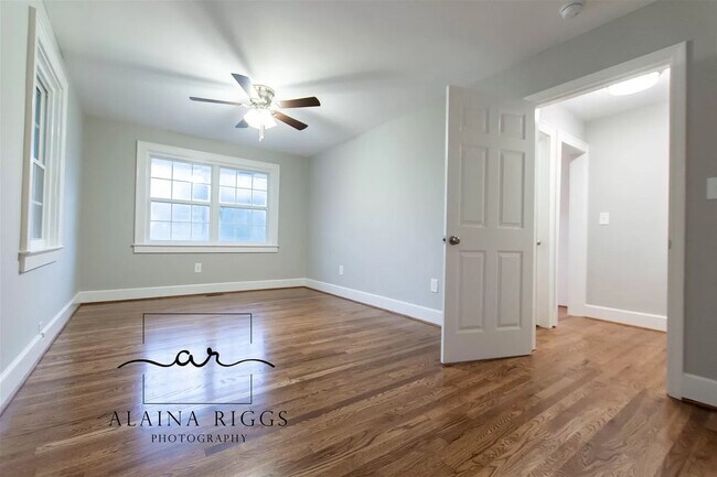 Building Photo - 126 Vanderbilt Cir