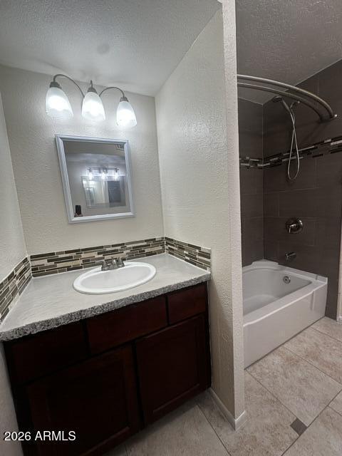 Building Photo - 8737 E Jackrabbit Rd