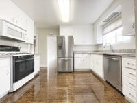 Building Photo - Updated Spacious home in Maxwell Park