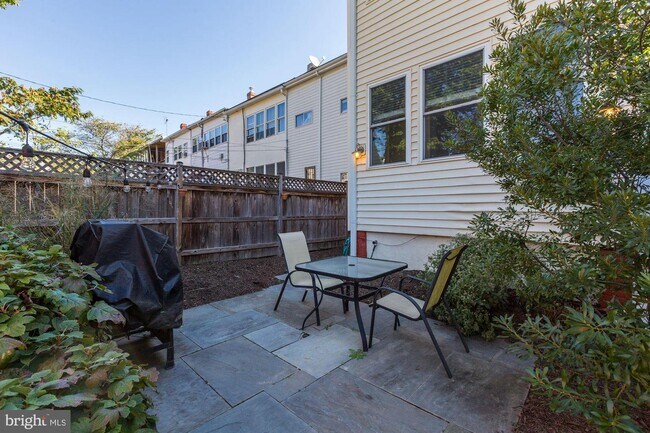 Building Photo - 4114 New Hampshire Ave NW