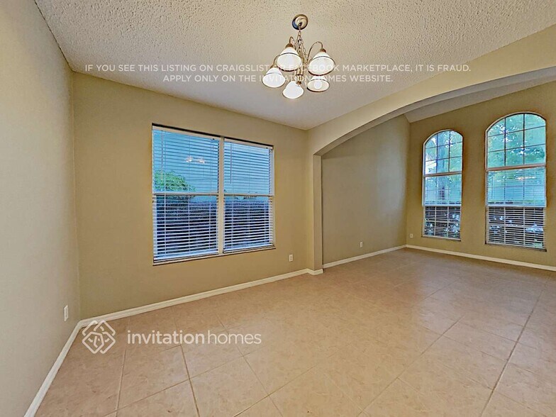 Building Photo - 391 Oak Springs Ct