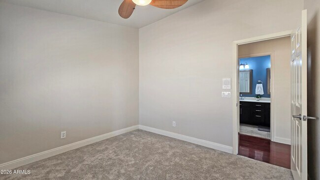 Building Photo - 13888 W Wilshire Dr