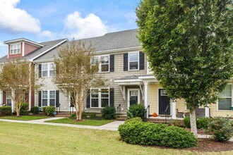 Building Photo - 611 Vero St