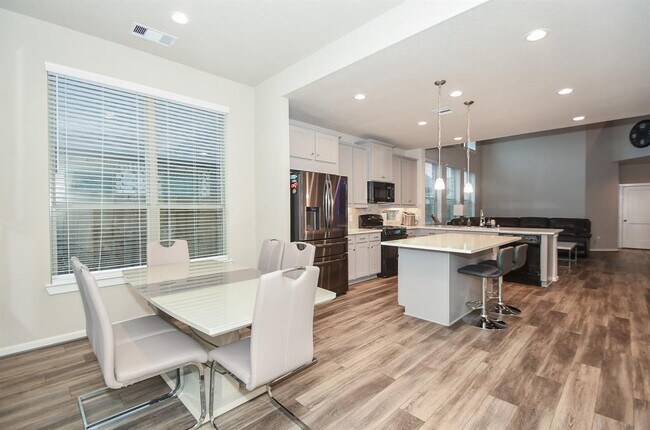 Building Photo - 31207 Birch Mills Dr