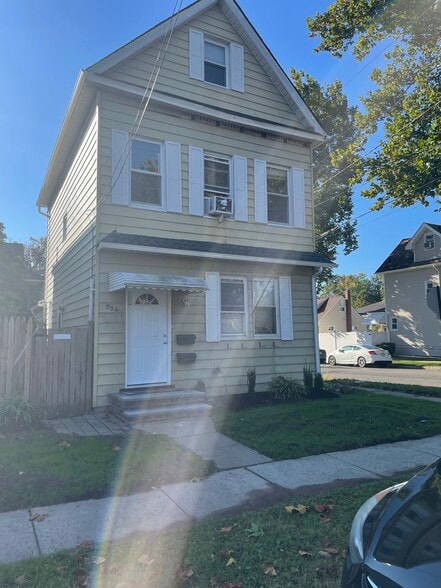 Building Photo - 294 W Webster Ave