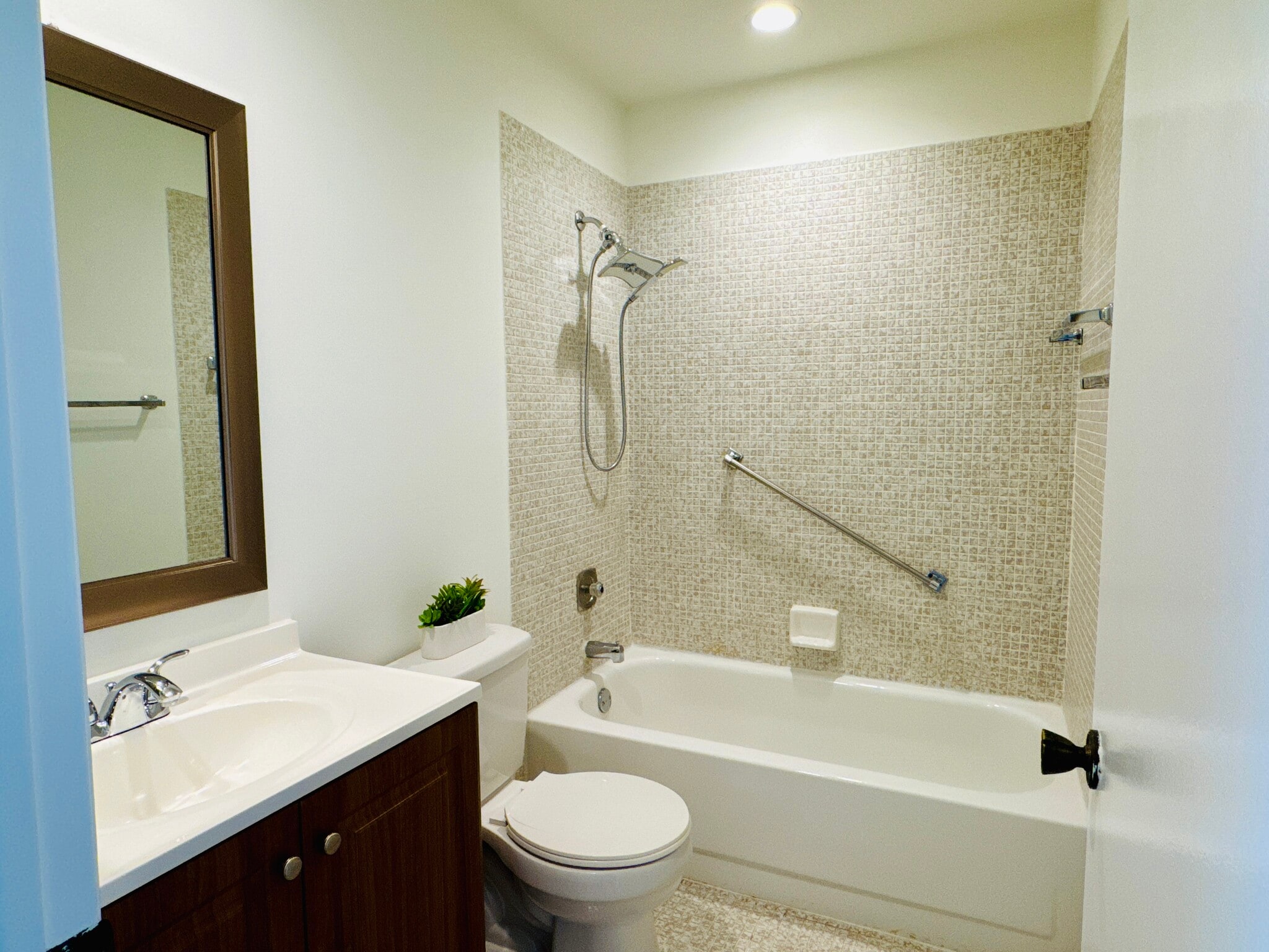 Second Bathroom - 230 Normandy E
