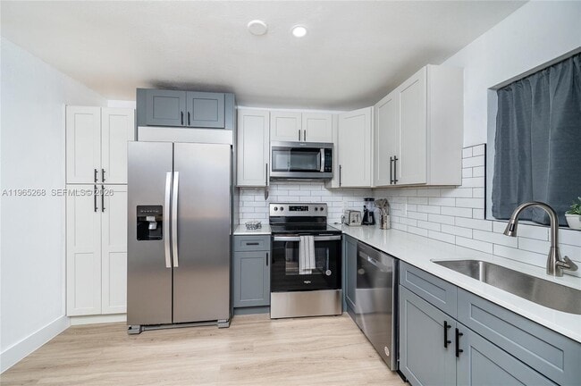 Building Photo - 3321 NW 19th Terrace