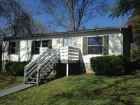 Building Photo - 1004 Ozark St