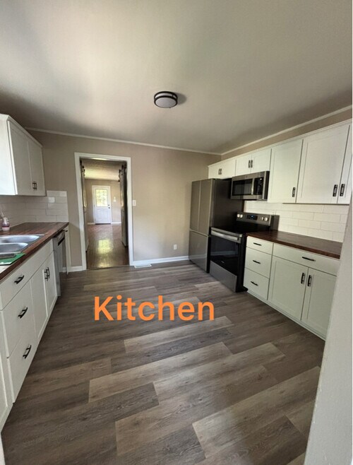 Building Photo - 617 S Jones Ave