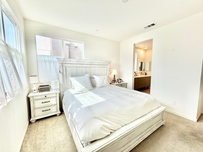 Building Photo - 1105 Canal St