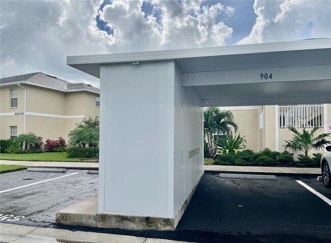 Building Photo - 5800 Sabal Trace Dr