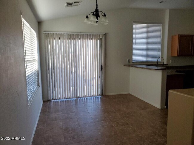 Building Photo - 1176 W Fruit Tree Ln