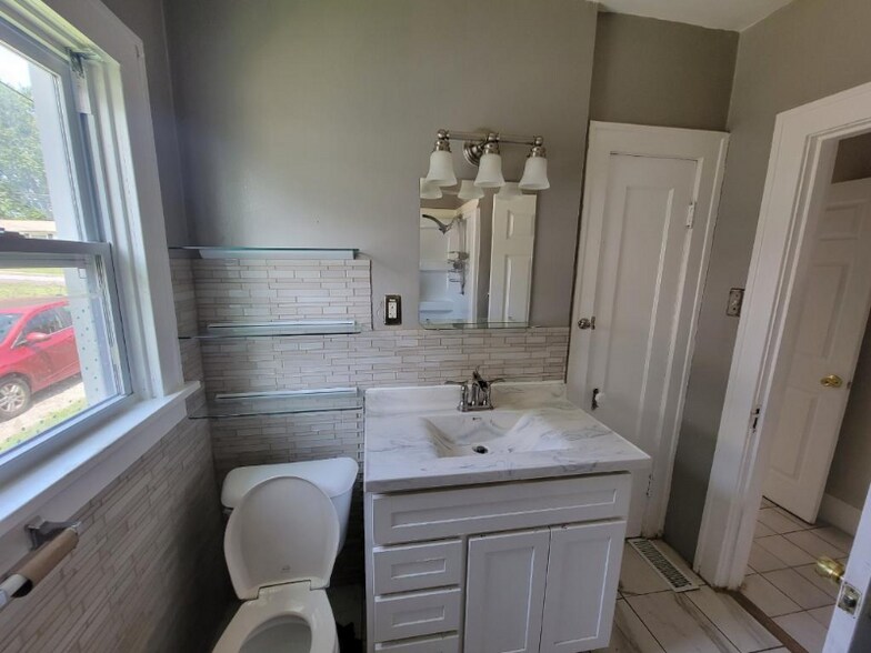 Building Photo - 8620 Moran Pl