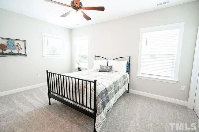 Building Photo - 312 Sweetbriar Rose Ct
