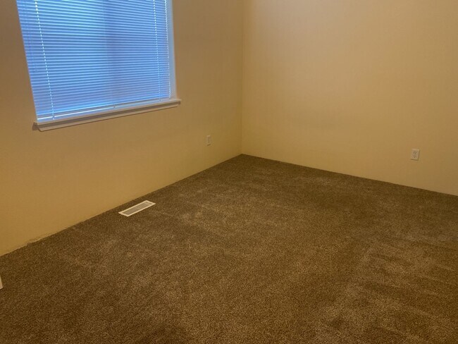 Building Photo - CP617/619