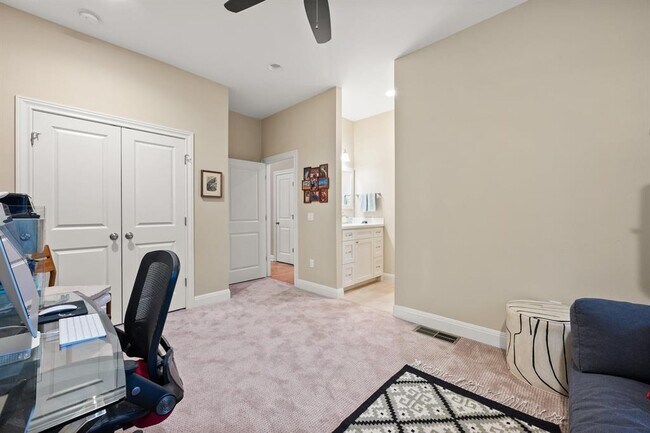 Building Photo - 3822 Ridgelea Dr