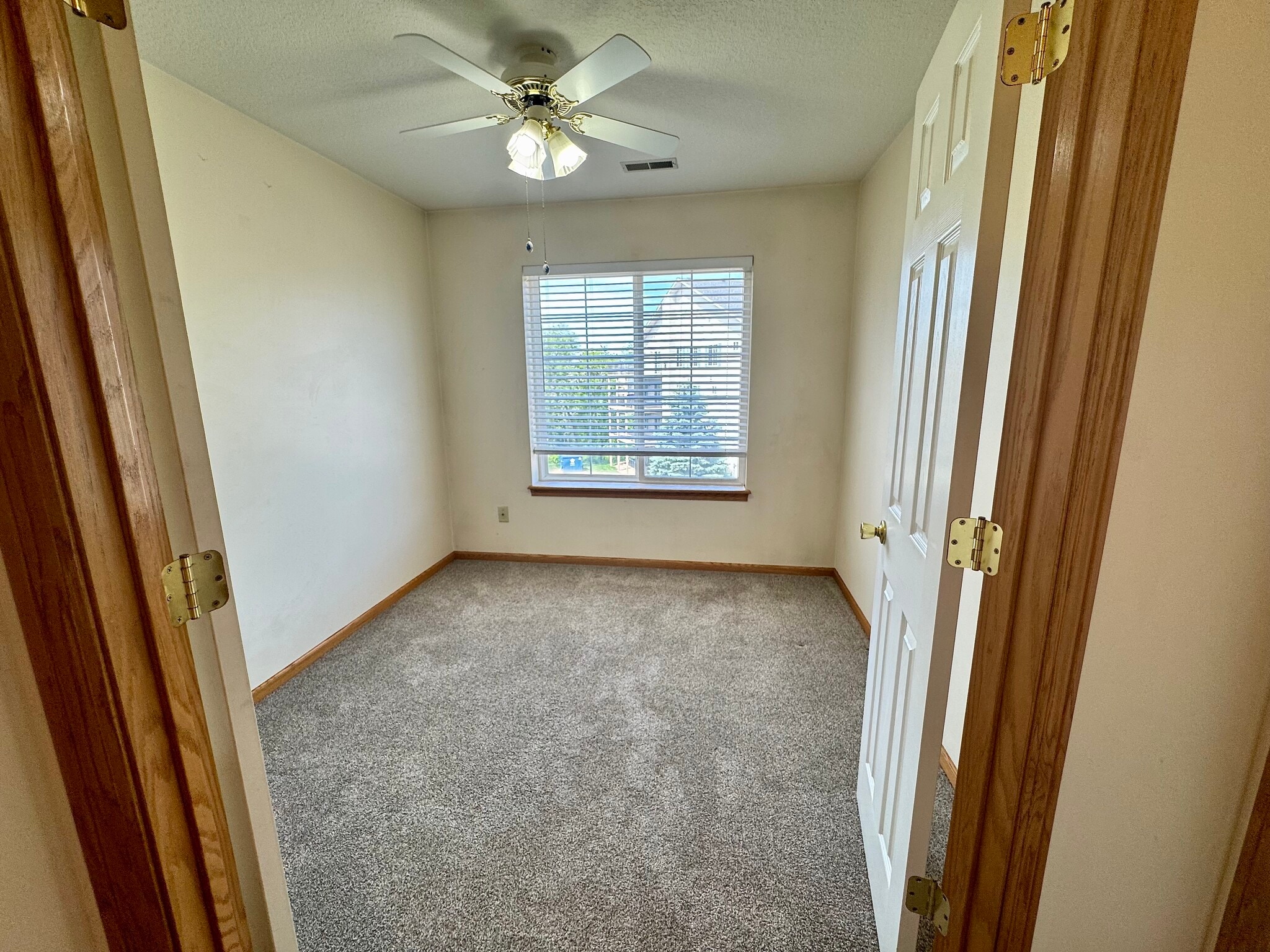 Building Photo - 3031 Holiday Ct