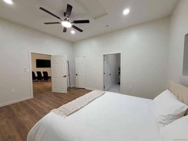 Building Photo - 2062 Valley Rim Rd