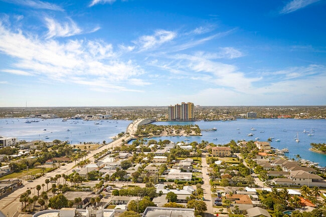 Building Photo - 2700 N Ocean Dr