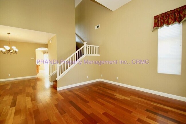 Building Photo - 19 Waterbury Ln